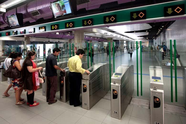 Tour Privado de Metrô por São Paulo: Descubra a Cidade de uma Nova Forma!