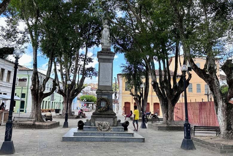 Excursão à Cidade Colonial de Cachoeira: Riqueza Histórica e Cultural!