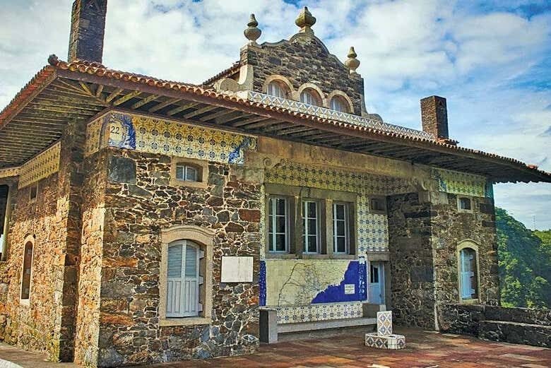 Explore a História e Natureza na Trilha Privada pela Estrada Velha de Santos!