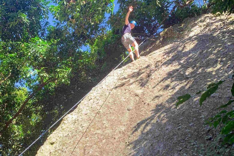 Aventura de Escalada no Morro da Babilônia: Desafie-se com Vistas de Tirar o Fôlego no Rio de Janeiro!
