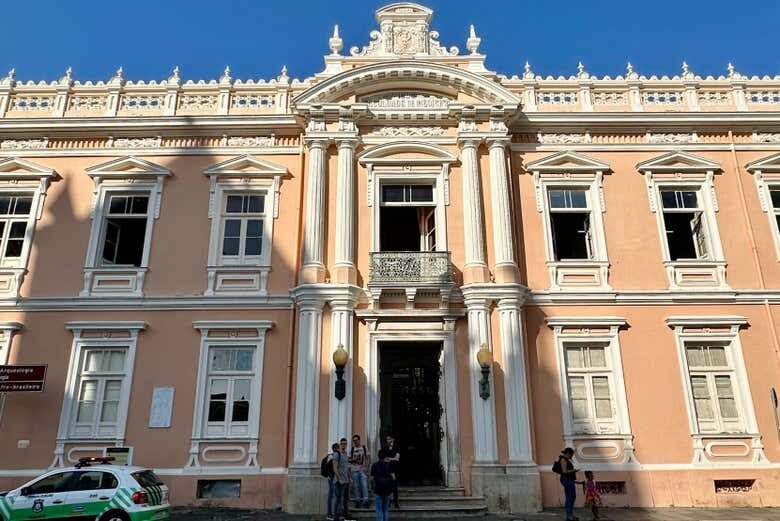 Tour do Candomblé + Museu Afro-Brasileiro: Um Mergulho na Cultura Ancestral de Salvador!