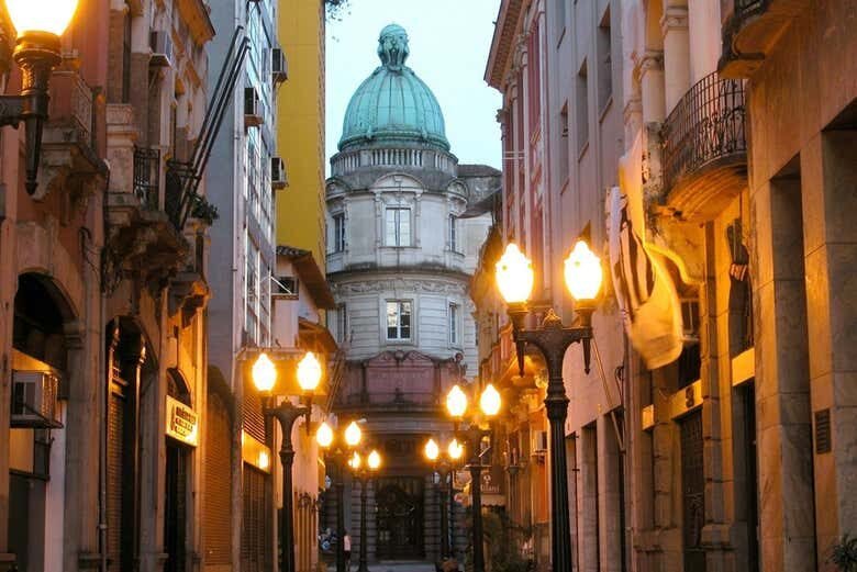 Descubra Santos: História e Beleza em um Tour Exclusivo para Cruzeiros!