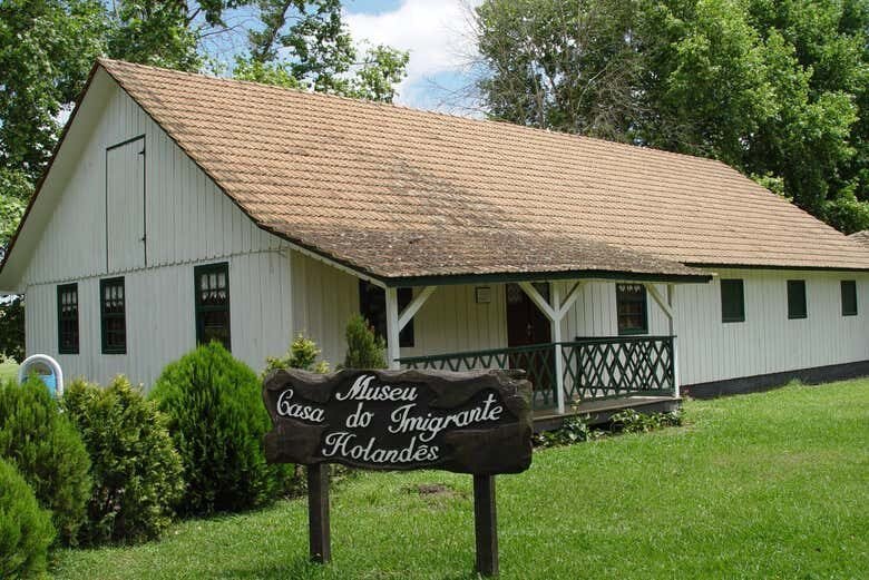 Um Dia na Holanda Brasileira: Tour Histórico por Castrolanda + Campos Gerais!
