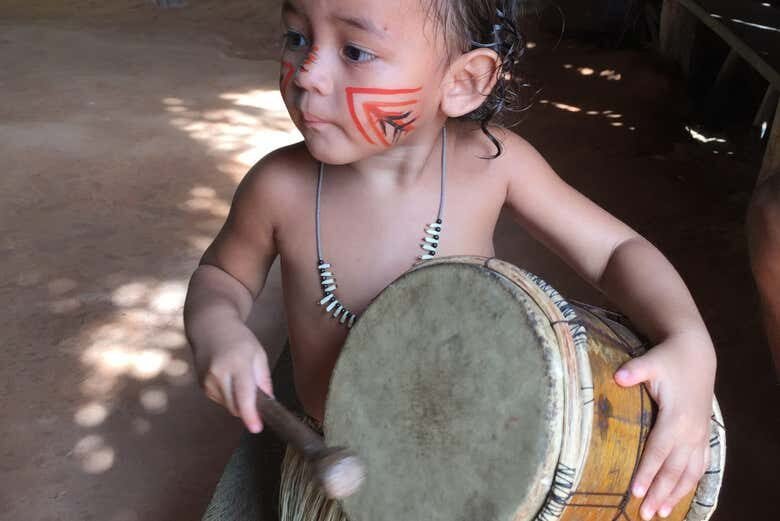 Aventura no Amazonas: Tour Inesquecível pelo Rio Negro com Tribos e Botos-Cor-de-Rosa!