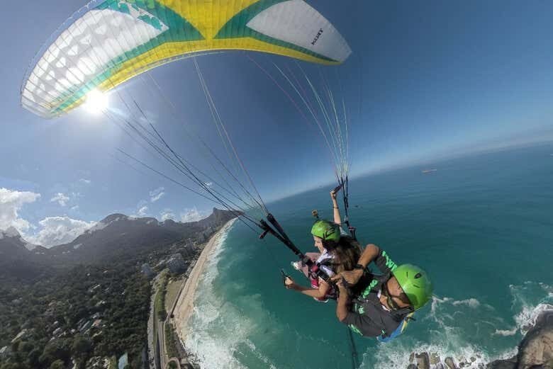 Voo de Parapente pelo Incrível Rio de Janeiro!