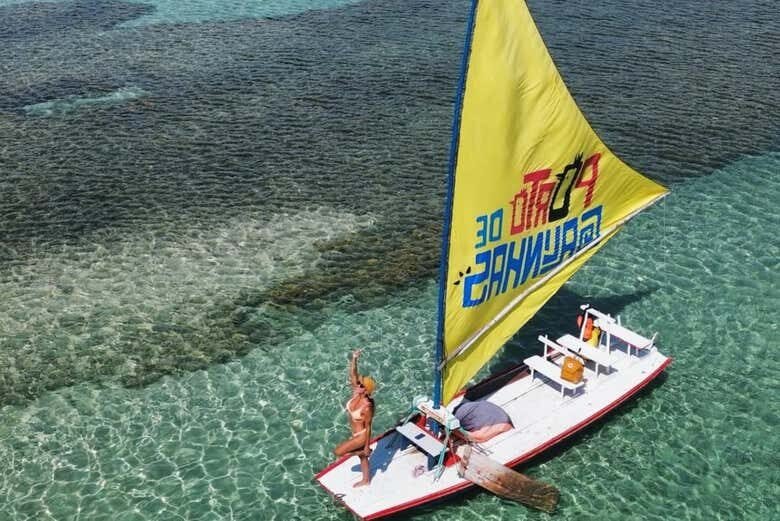 Passeio de Jangada em Porto de Galinhas: Explore as Belezas Naturais!