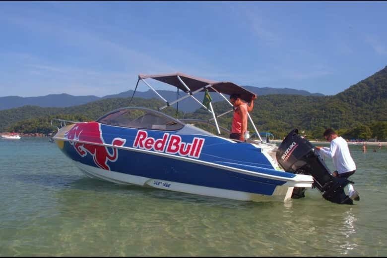 Explore as Praias Paradisíacas do Sul de Ubatuba em um Passeio de Lancha Inesquecível!