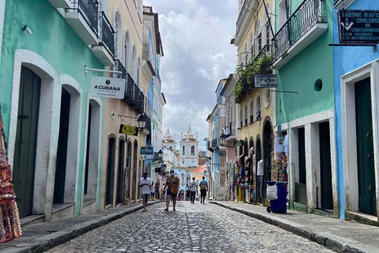 Explore Salvador e Relaxe nas Praias do Flamengo e Stella Maris!