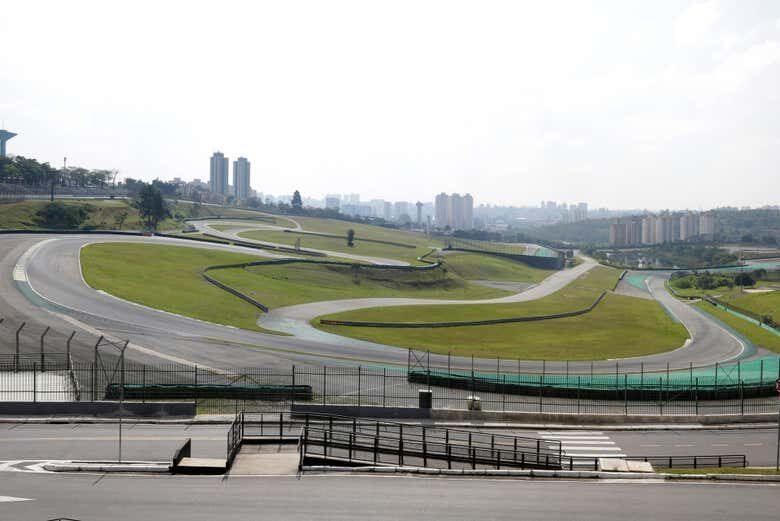 Tour Privado do Ayrton Senna em São Paulo: Vivencie a História do Ícone da Fórmula 1!