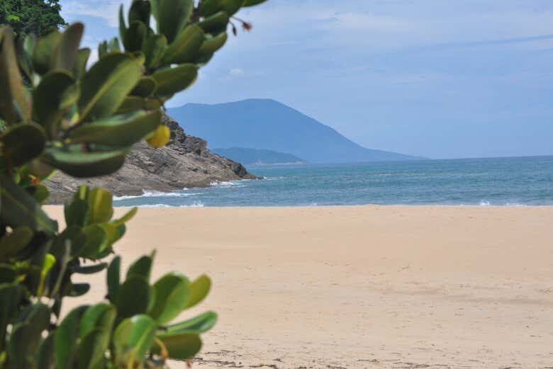 Explore o Paraíso Litoral no Tour pelas Praias de São Sebastião!