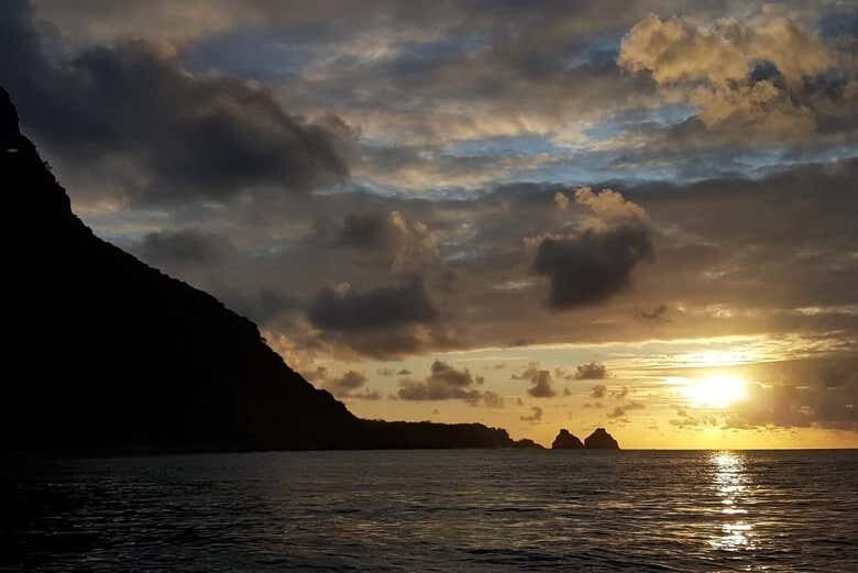 Descubra as Maravilhas de Fernando de Noronha com Este Tour Completo!