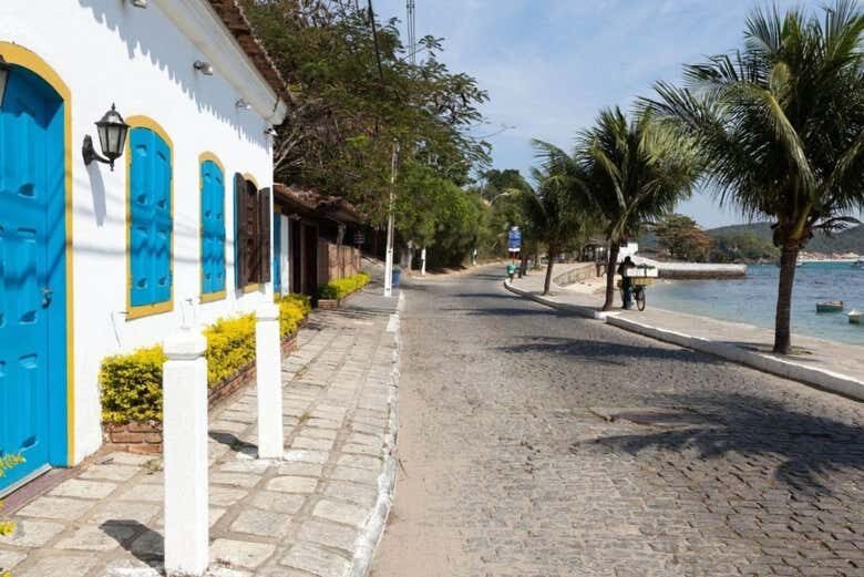 Traslado Confortável de Ilha Grande a Búzios: Relaxe Rumo à Beleza Costeira do RJ!