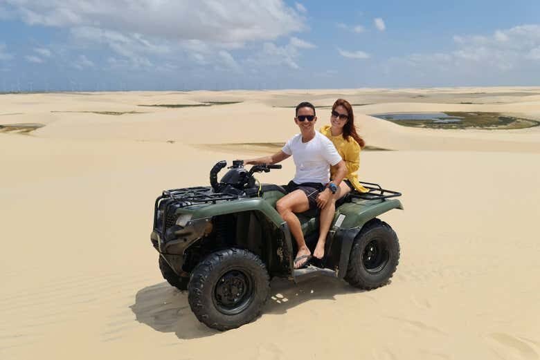 Explore as belezas dos Lençóis Maranhenses de quadriciclo em um tour privado incrível!