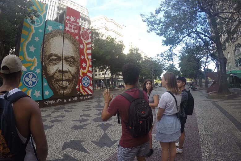 Explore a Incrível Arte Urbana do Rio de Janeiro com um Tour Guiado!