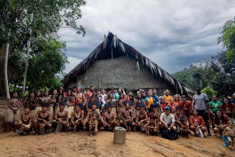 Excursão para a Autêntica Comunidade Indígena Tatuyo: Uma Imersão Cultural na Amazônia!