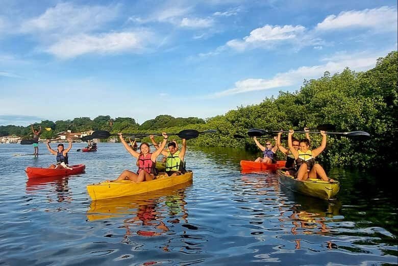 Tour de Caiaque ao Entardecer nos Manguezais da Ilha de Boipeba!