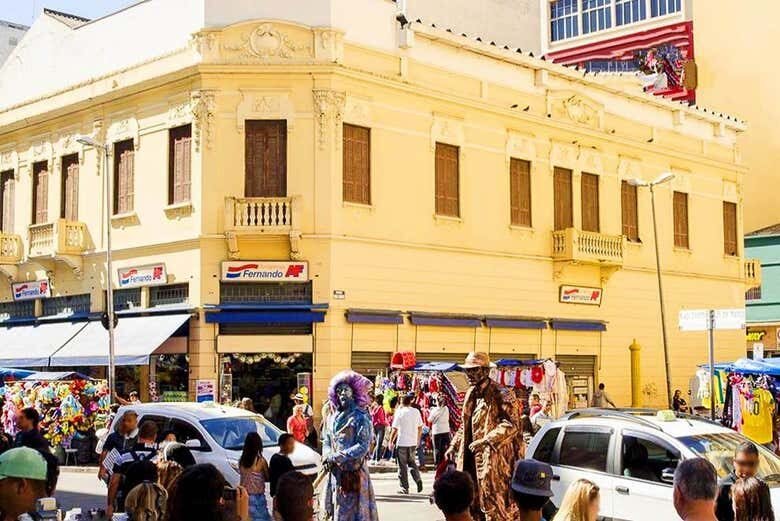 Descubra o Lado Fashion de São Paulo: Tour Privado de Compras pela Cidade!