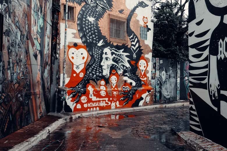 Tours de Bares e Arte na Vila Madalena: Explore o Bairro Mais Boêmio de São Paulo!