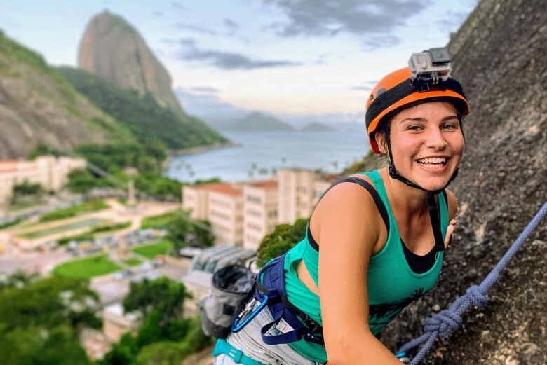Aventura de Escalada no Morro da Babilônia: Desafie-se com Vistas de Tirar o Fôlego no Rio de Janeiro!