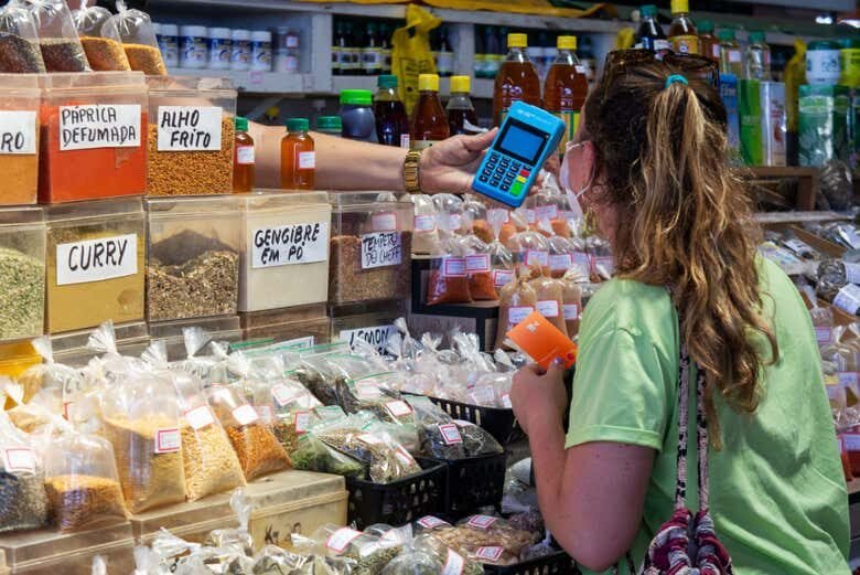 Explore os Encantos de Aracaju e Relaxe na Praia de Aruana!