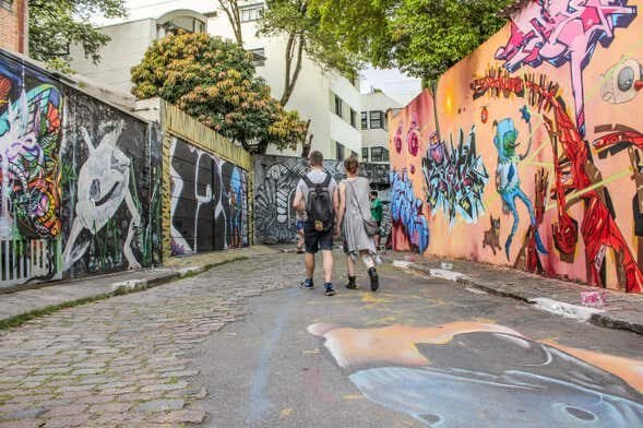 Tours de Bares e Arte na Vila Madalena: Explore o Bairro Mais Boêmio de São Paulo!
