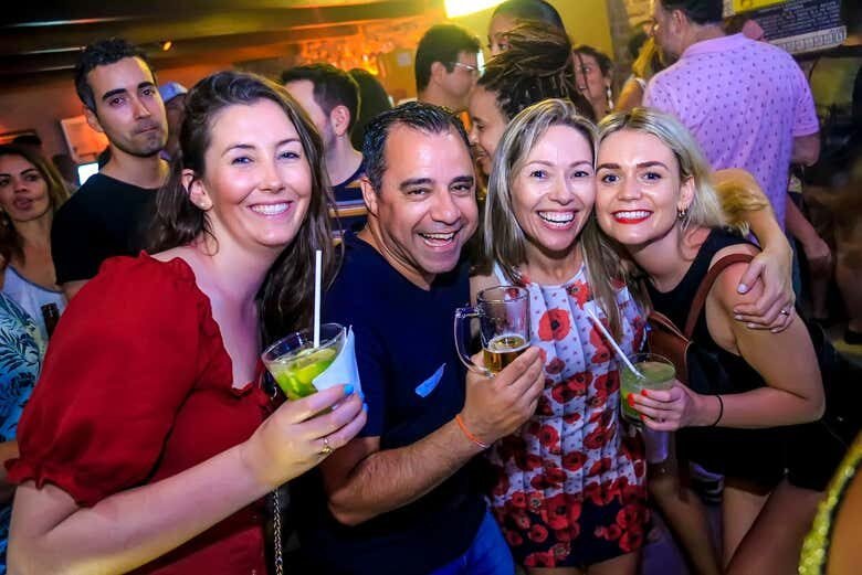 Pub Crawl em São Paulo: Uma Noite Inesquecível na Vila Madalena!