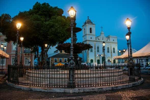 Tour Noturno pelo Pelourinho com Ritos Tradicionais Afro-Brasileiros!