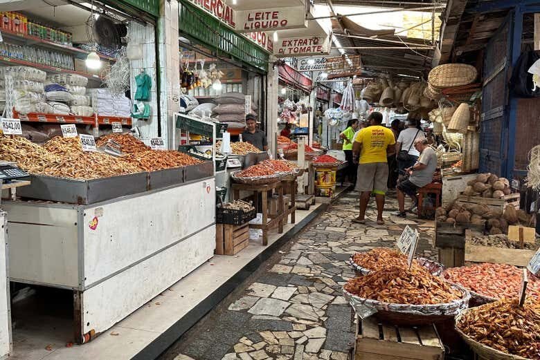 Desvende a Cultura Afro-Brasileira: Excursão ao Fascinante Quilombo Kaonge!