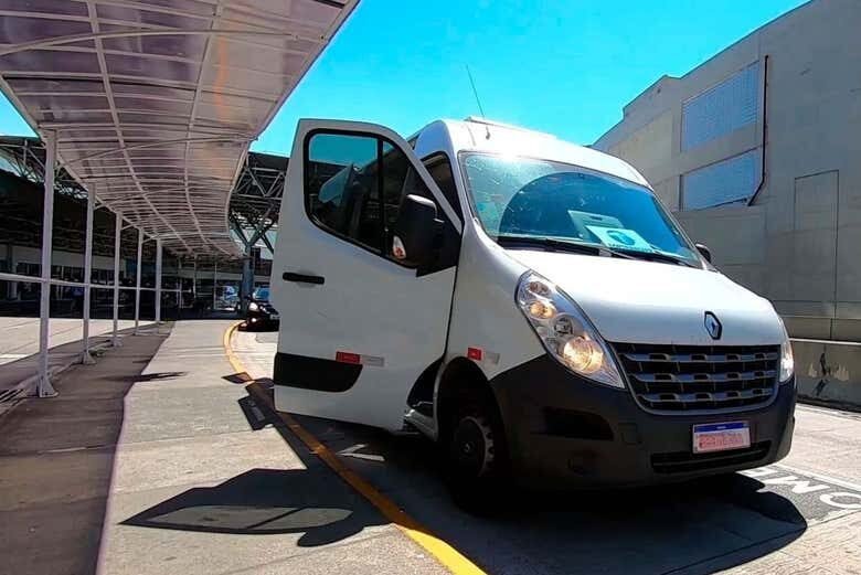 Traslado Confortável de Ilha Grande a Búzios: Relaxe Rumo à Beleza Costeira do RJ!