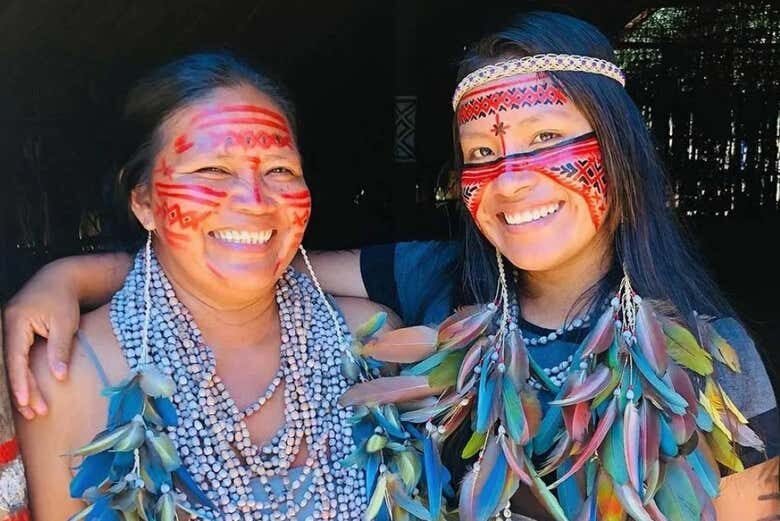 Excursão para a Autêntica Comunidade Indígena Tatuyo: Uma Imersão Cultural na Amazônia!