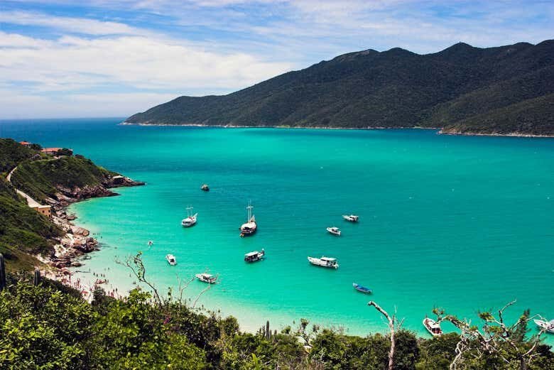 Excursão Privada a Petrópolis ou Arraial do Cabo: Descubra os Encantos!