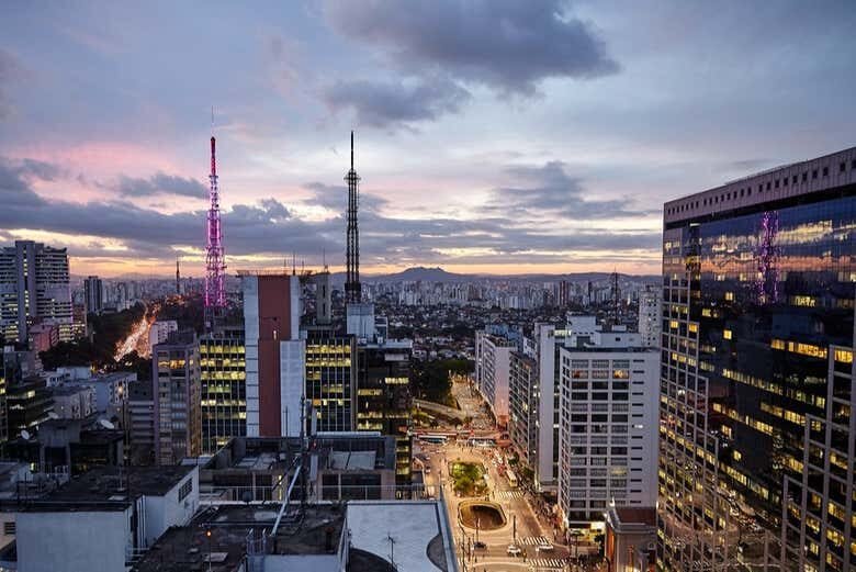 Descubra a Cultura de São Paulo: Visita Guiada pela Avenida Paulista!