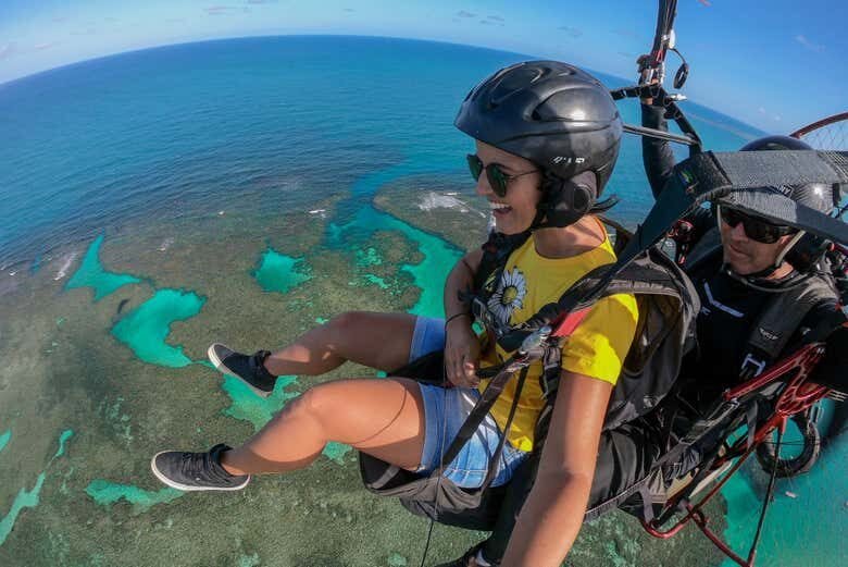 Voo de Paramotor em Porto de Galinhas: Vista Aérea das Piscinas Naturais!