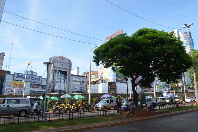 Tour de Compras no Paraguai: Descubra Ciudad del Este e seus Encantos Locais!