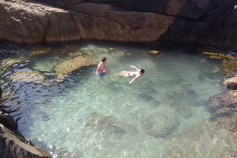 Trilha entre a Praia do Ouvidor e Praia Vermelha: Natureza e Aventura!