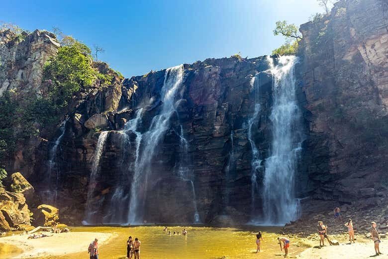Trilha pelo Salto Corumbá: Descubra as Maravilhas Naturais de Pirenópolis!