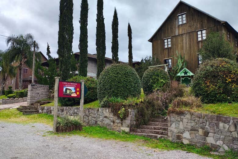 Tour Enogastronômico em Pinto Bandeira: Vinhos, História e Paisagens Incríveis!