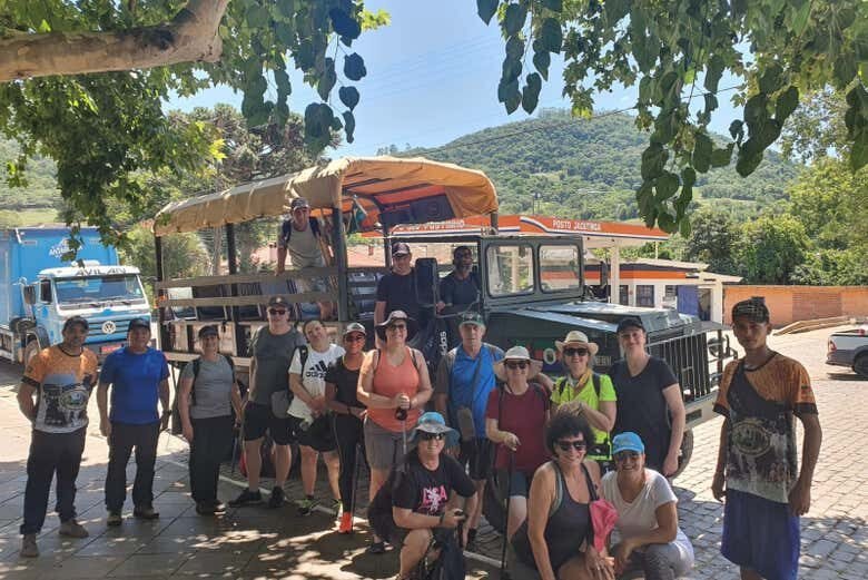 Aventura Colonial sobre Rodas: Passeio de Caminhão Militar em Ivorá e Quarta Colônia!