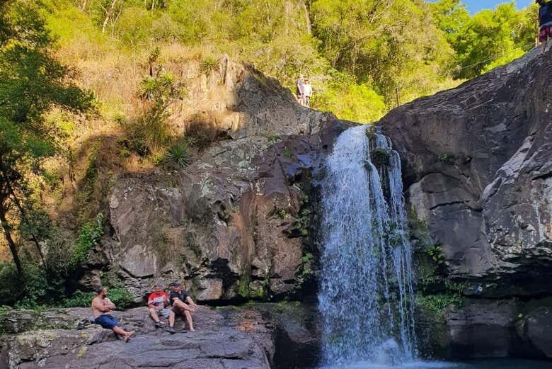 Aventura Colonial sobre Rodas: Passeio de Caminhão Militar em Ivorá e Quarta Colônia!