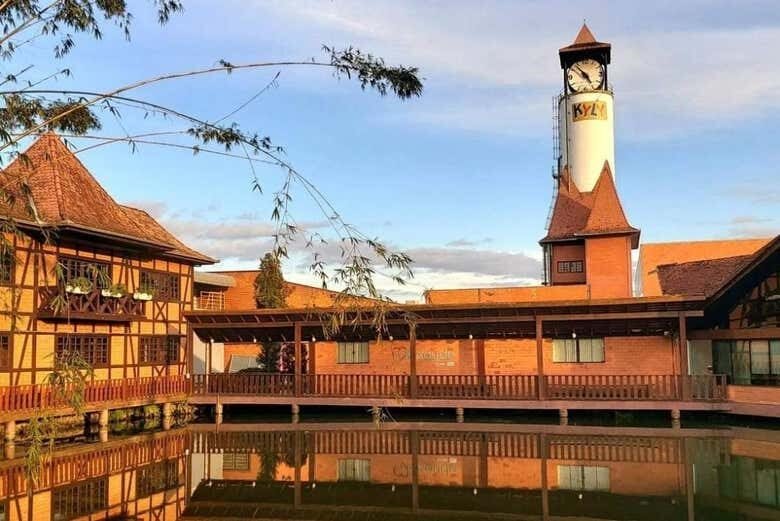 Excursão Encantada a Pomerode: cultura, compras e diversão!