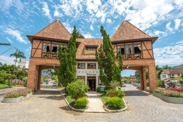 Excursão Encantada a Pomerode: cultura, compras e diversão!