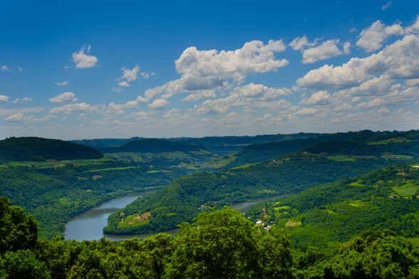 Tour Vale do Rio das Antas & Vinícolas da Serra Gaúcha — Uma imersão entre montanhas e sabores!