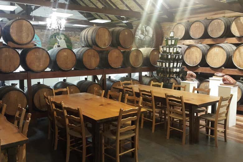 Tour Enogastronômico em Pinto Bandeira: Vinhos, História e Paisagens Incríveis!