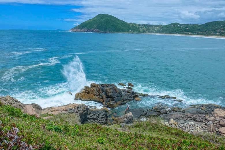 Exploração Impressionante na Trilha da Praia do Silveira!