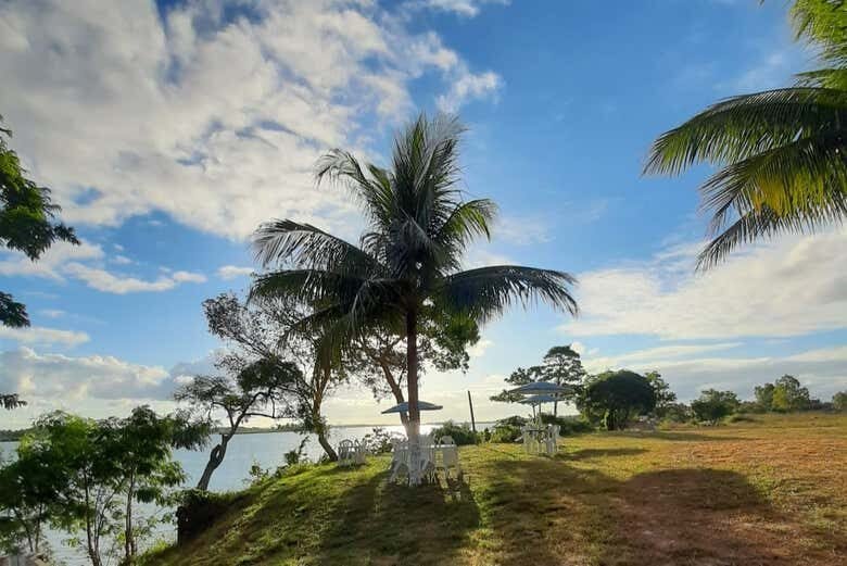 Explore Penedo e a Natureza Deslumbrante da Ilha Recanto do Penedo