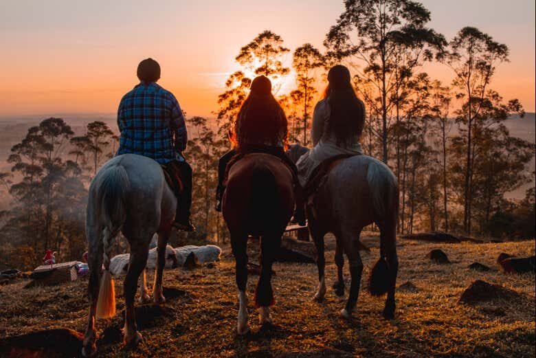 Passeio a Cavalo em Praia Grande – Entre Cânions e Tradições!
