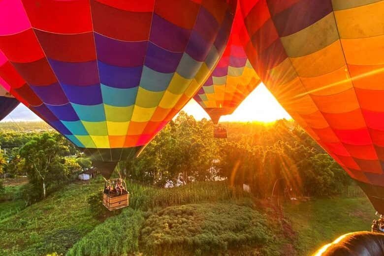 Voo de Balão em Praia Grande: Aventura nas Alturas!