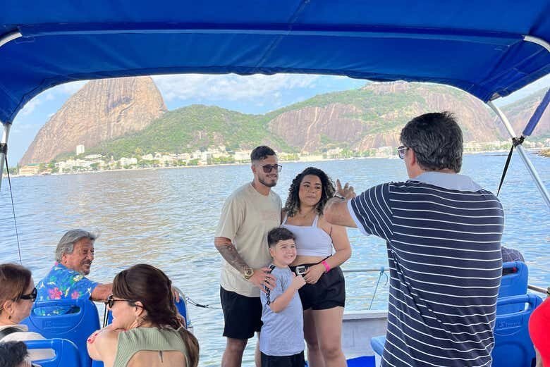 Passeio de Barco pela Baía de Guanabara com Café da Manhã Flutuante!