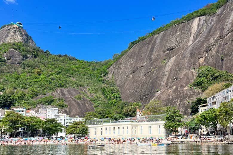 Passeio de Barco pela Baía de Guanabara com Café da Manhã Flutuante!