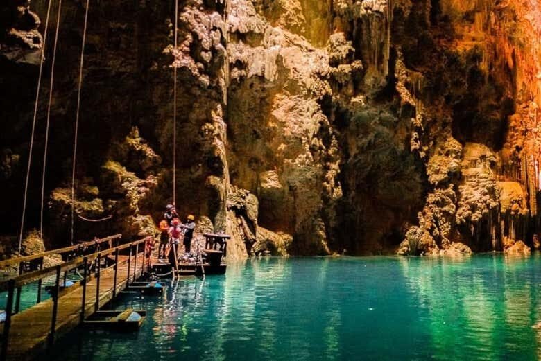 Descida ao Inexplorado: Rapel Elétrico no Abismo de Anhumas!